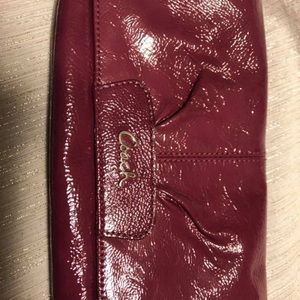 💟 Coach purple wristlet 💟